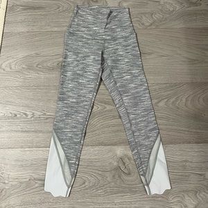 Lululemon women’s size 2 crop leggings!